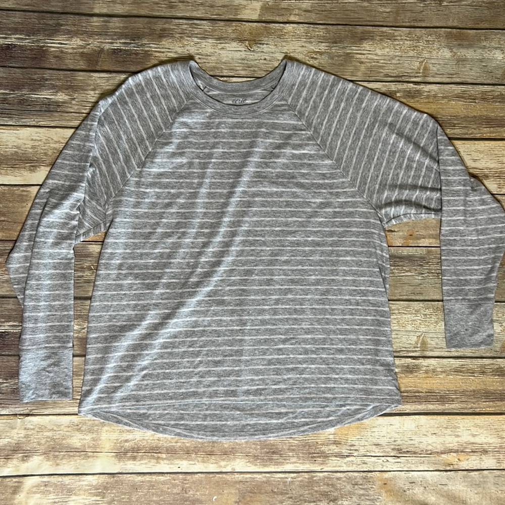 SUPER SOFT Aero grey with white striped sweater size XL